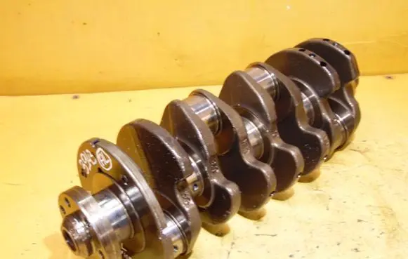 Volkswagen PASSAT B5 Crankshaft 028L