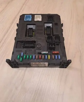 Citroen C4 I Fuse module 9660105980 BSI2004H05 01271005