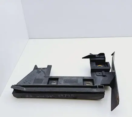 Volvo 960 Front bumper mounting bracket 9126629