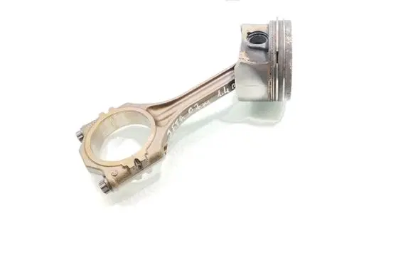 Volkswagen Jetta V Piston with connecting rod 