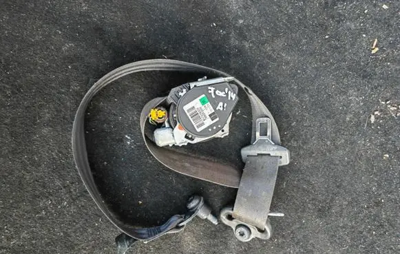 Ford Focus Front seatbelt 617232000 006R000