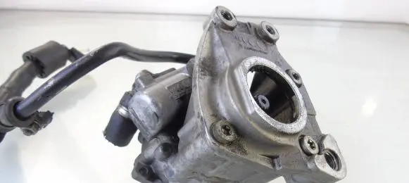 Audi A4 S4 B7 8E 8H Power steering pump 4Z7145156E