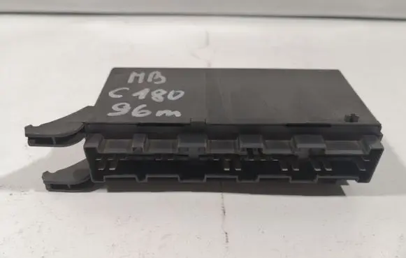 Mercedes-Benz C W202 Light module LCM 2025420232
