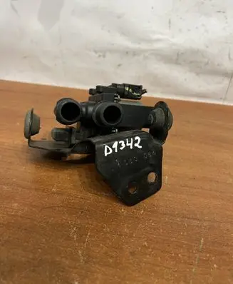 BMW X5 E70 Coolant heater control valve 64116910544 D1342