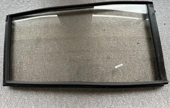 Mitsubishi Pajero Rubber seal rear door window/glass MB320335 MB320062