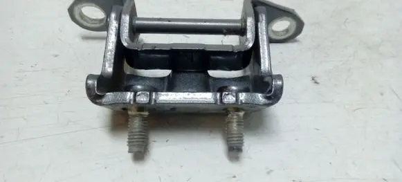 Nissan Qashqai Tailgate/trunk/boot hinge