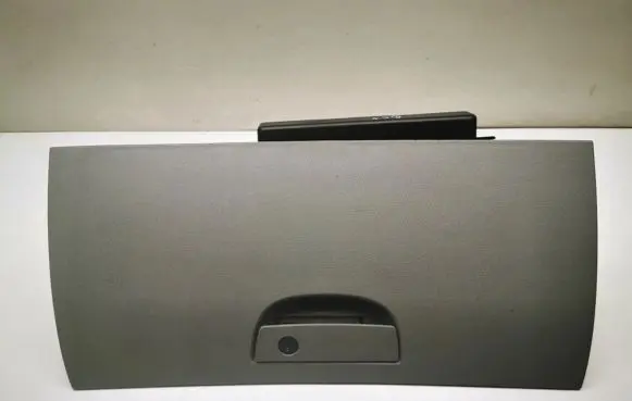 Chrysler 300 - 300C Glove box 1054231AA 1073850AA 61031N005