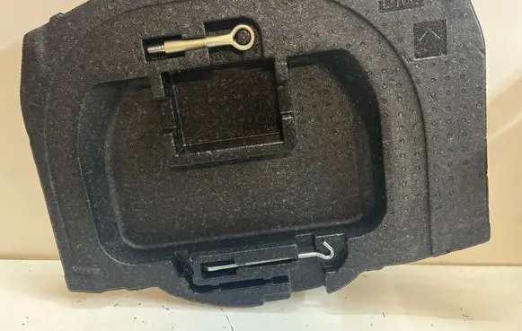 Mazda CX-3 Trunk/boot floor carpet liner D10E688MX