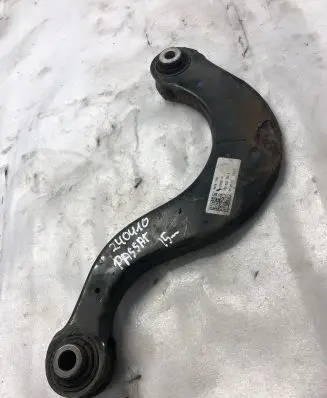 Volkswagen PASSAT B8 Rear upper control arm/wishbone 5q0505323d