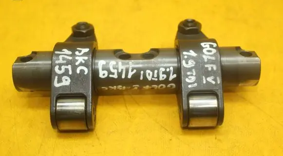 Volkswagen Golf V Camshaft 038443H