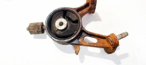 Toyota Avensis T270 Engine mount bracket av91687 av-91687