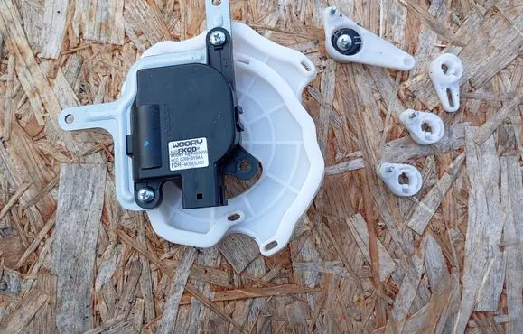 Hyundai i30 Air flap motor/actuator D266DY9AA
