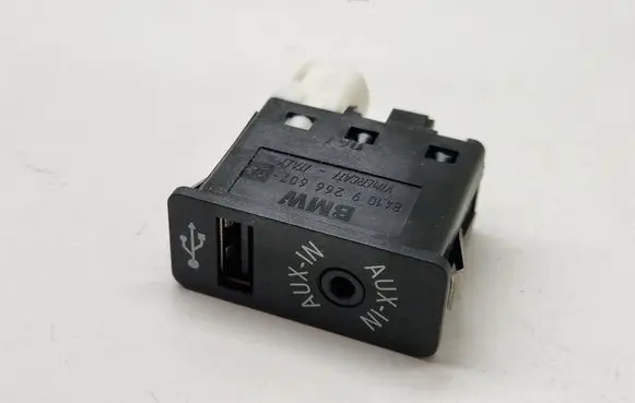 BMW i3 USB socket connector 9266607