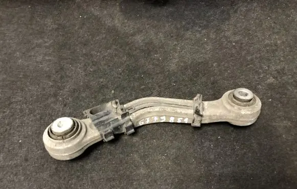 BMW 5 F10 F11 Rear upper control arm/wishbone 6779851