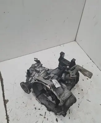 Volkswagen Polo Manual 5 speed gearbox GGV