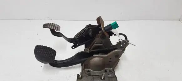 Peugeot 207 Pedal assembly 