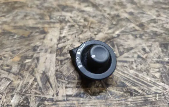 Wing mirror switch