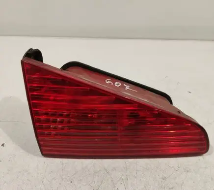 Peugeot 607 Tailgate rear/tail lights