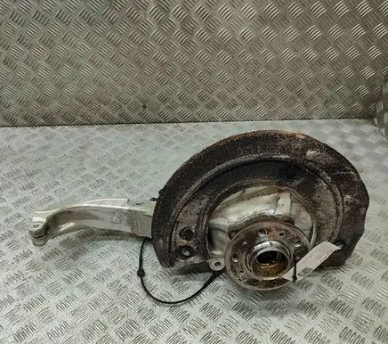 BMW X5 G05 Front wheel hub 6876656