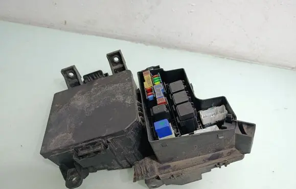 Renault Koleos I Fuse box set 518965009