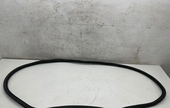 Porsche Macan (95B) Rubber seal rear door 