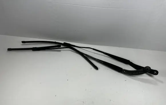Renault Captur Front wiper blade arm 288866528R