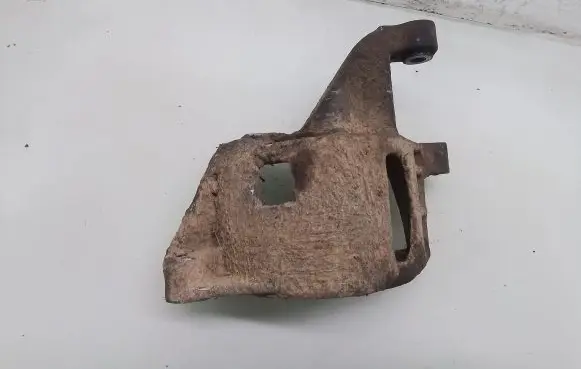 Volkswagen Sharan Power steering pump mounting bracket 