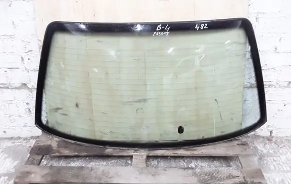 Volkswagen PASSAT B4 Rear windscreen/windshield window 43R001057 DOT27M23100AS2