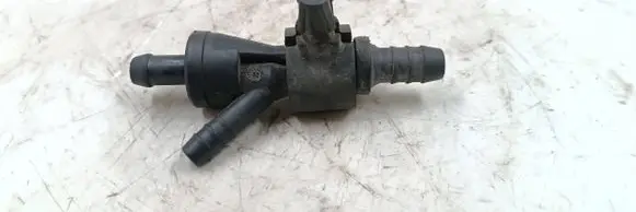 Volkswagen PASSAT B5 Vacuum line/pipe/hose 00885480