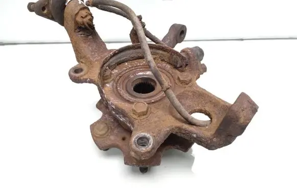 Mitsubishi Pajero Front wheel hub spindle knuckle