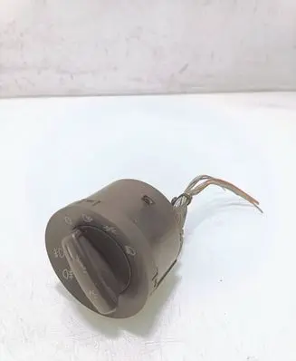 Volkswagen Touran I Light switch