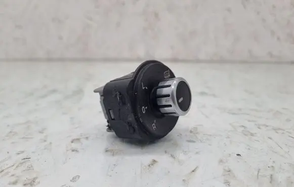 Skoda Octavia Mk2 (1Z) Wing mirror switch 1Z1959565A