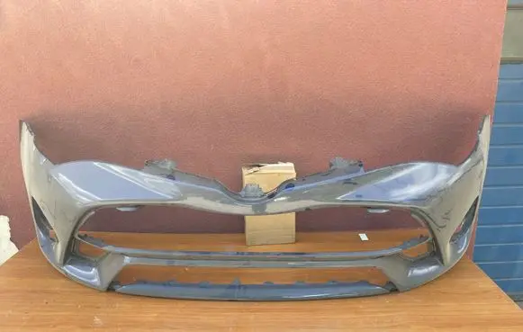 Toyota Avensis T270 Front bumper 5211905230