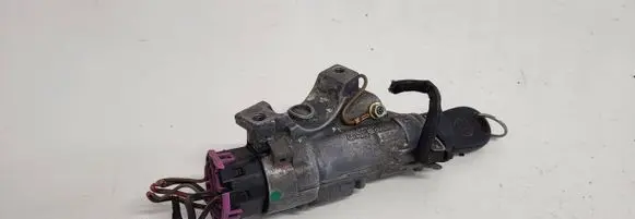 Volkswagen Golf IV Ignition lock 4B0905851C