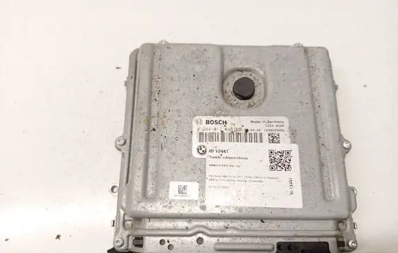 BMW 5 F10 F11 Engine control unit/module 0281017648
