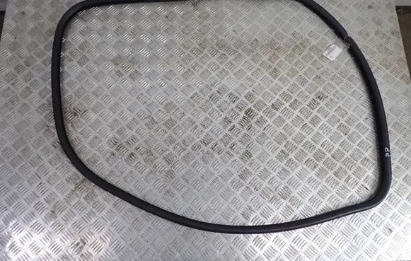 Volvo V70 Front door rubber seal 