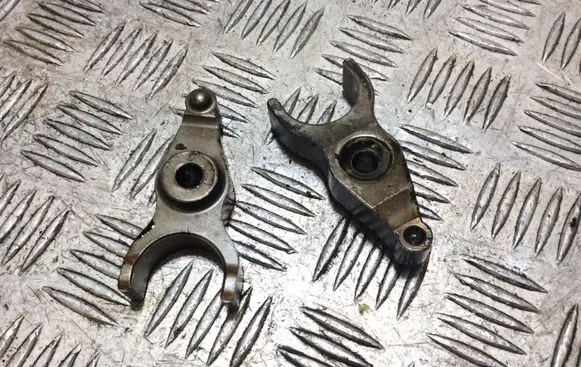 Toyota Hilux (AN10, AN20, AN30) Fuel Injector clamp holder