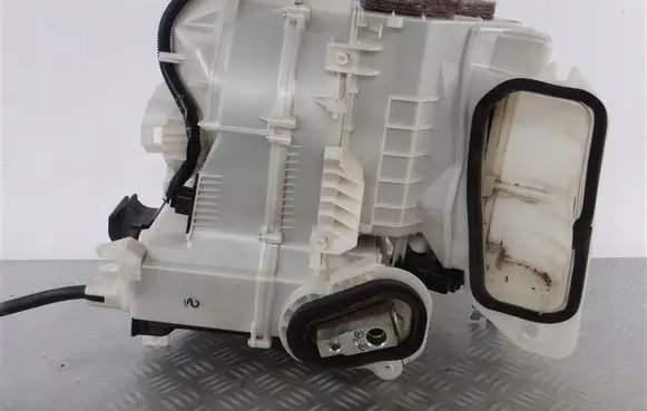 Toyota Yaris Interior heater climate box assembly 8703052251