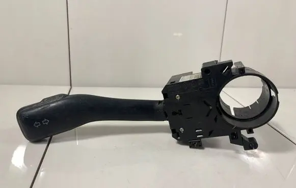 Volkswagen PASSAT B7 Indicator stalk 8L0953513G
