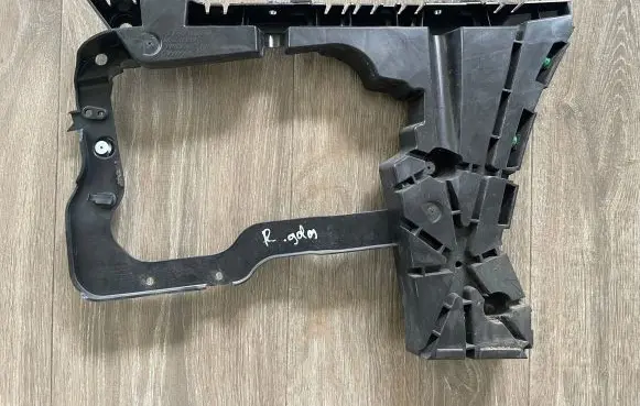 Volvo S90, V90 Rear bumper mounting bracket 31425064