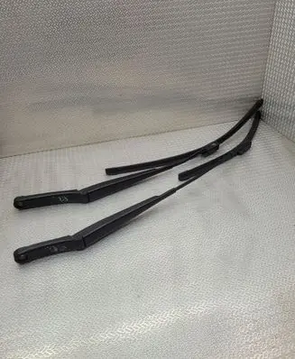 Skoda Yeti (5L) Front wiper blade arm 5L1955409 5L1955410