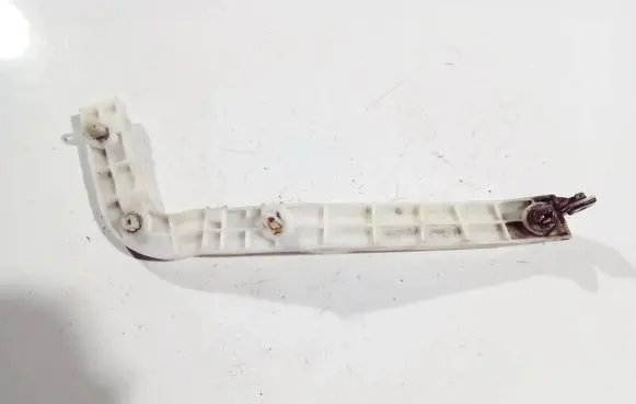 Suzuki Grand Vitara II Rear bumper mounting bracket