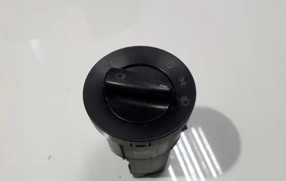 Volkswagen Golf IV Light switch 1c0941531
