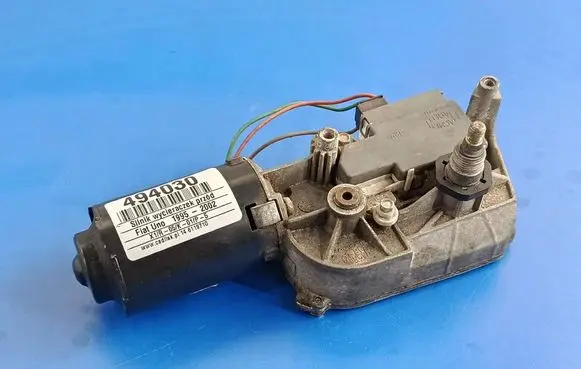 Front wiper linkage and motor