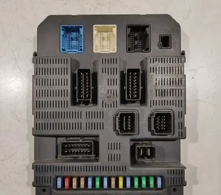 Peugeot 308 Comfort/convenience module 9663798180