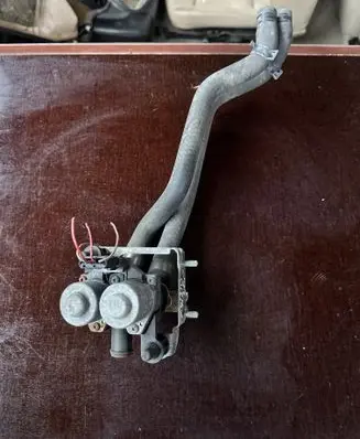 Mercedes-Benz E W210 Coolant heater control valve 0018307784