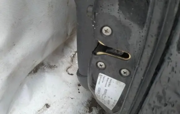 Subaru B9 Tribeca Front door lock