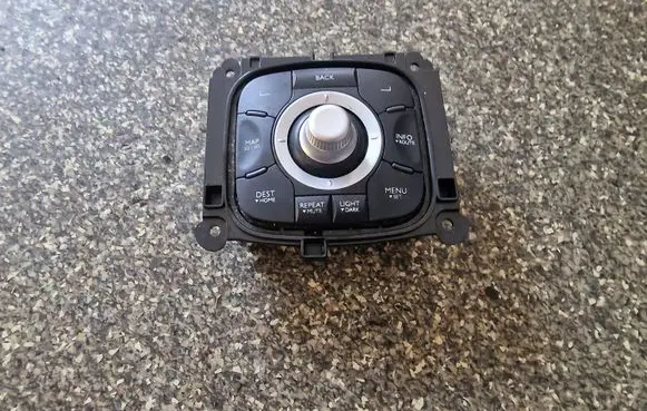 Renault Laguna III Head unit multimedia control 253B00345R