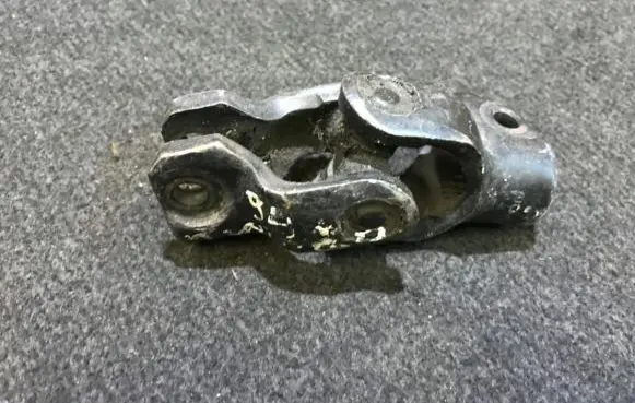 Renault Twingo I Steering column universal joint