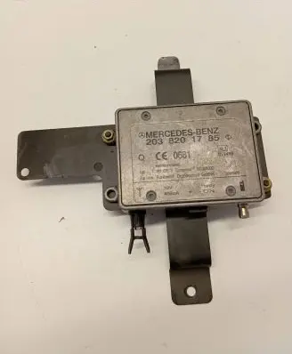 Mercedes-Benz S W220 Antenna control unit 2038201785